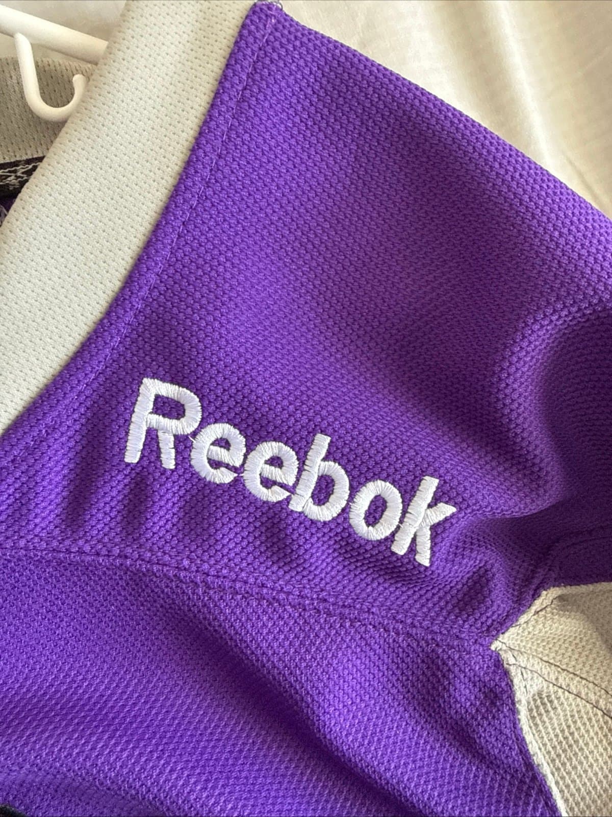 Men’s Patrick Kane #88 Blackhawks Hockey Fights Cancer Jersey Sz 50 - NWT RARE - Thumbnail 4