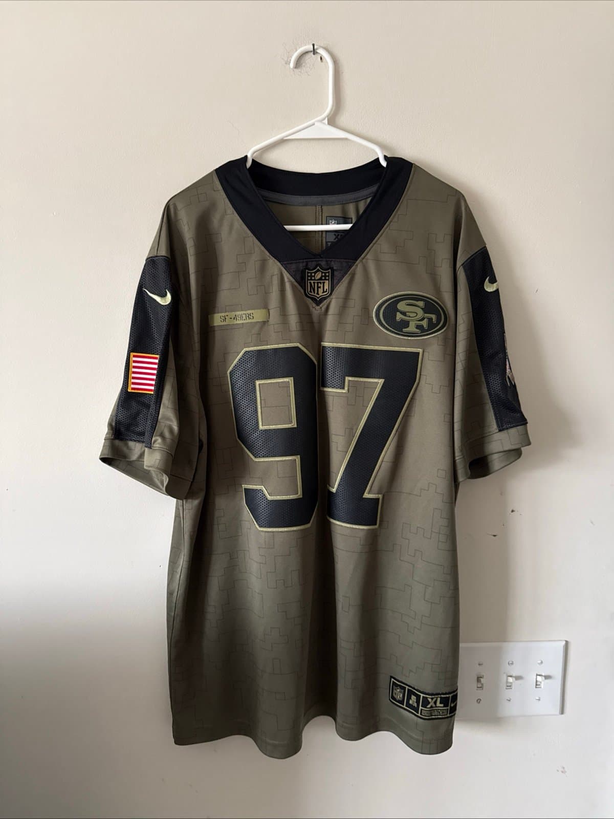 Men’s Nike Nick Bosa #97 49ers 2021 Salute To Service Limited Jersey Sz XL RARE - Image 1