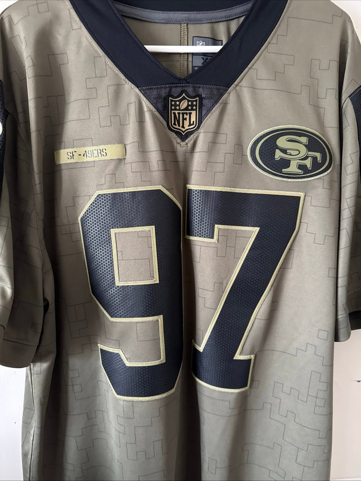Men’s Nike Nick Bosa #97 49ers 2021 Salute To Service Limited Jersey Sz XL RARE - Thumbnail 2