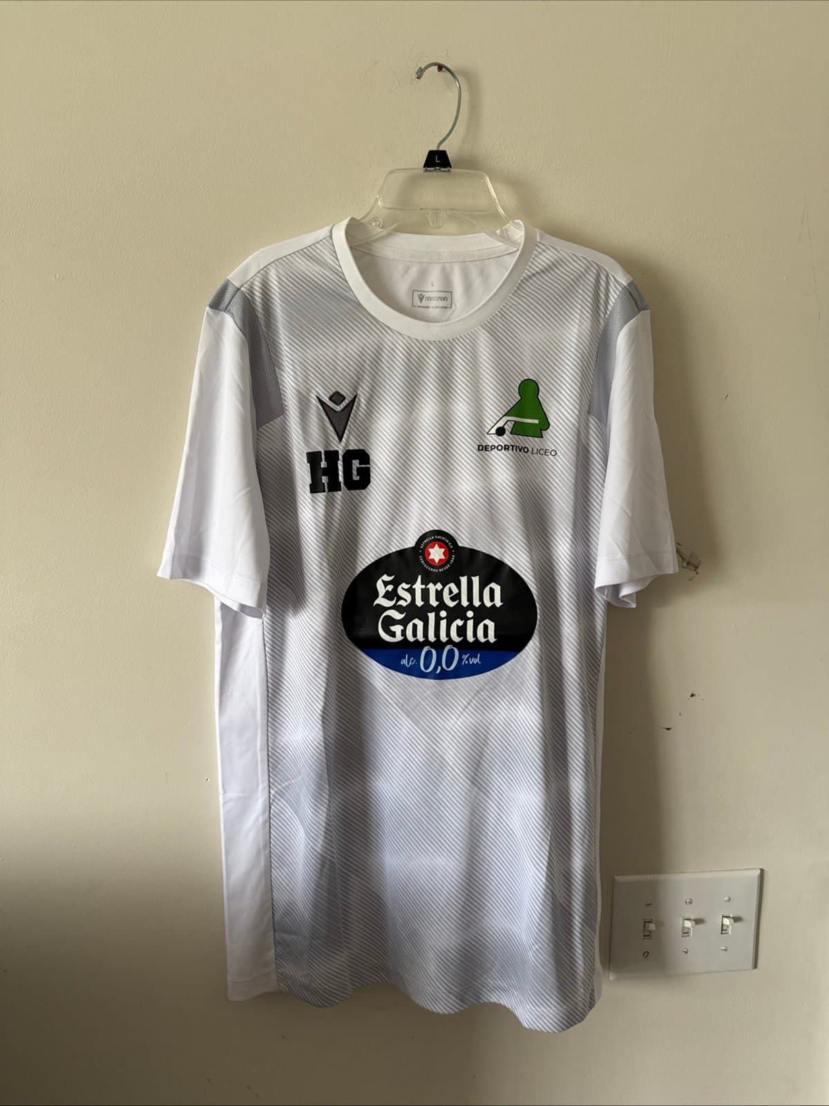 Men’s Macron Hockey Club Liceo Deportivo Training Staff Jersey Size L - White - Image 1