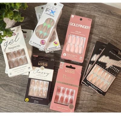 (10 Packs) Press On Nail Bundle - Light Colors, Cateye, Nude, Pink - NEW - Image 1