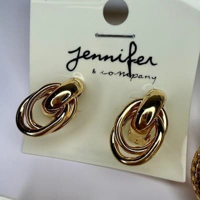 4 sets Jennifer & Company Gold Small Hoop Earring Bundle - Clip On - Thumbnail 5
