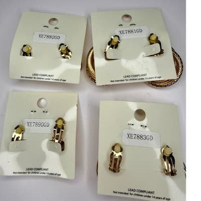 4 sets Jennifer & Company Gold Small Hoop Earring Bundle - Clip On - Thumbnail 2