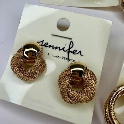 4 sets Jennifer & Company Gold Small Hoop Earring Bundle - Clip On - Thumbnail 4