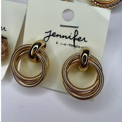 4 sets Jennifer & Company Gold Small Hoop Earring Bundle - Clip On - Thumbnail 3