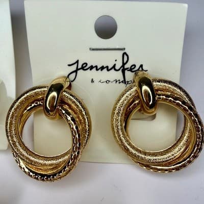 4 sets Jennifer & Company Gold Small Hoop Earring Bundle - Clip On - Thumbnail 6