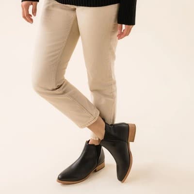 Women's NISOLO Eva Everyday Chelsea Boot - BRAND NEW IN BOX! Black - Size 7.5 - Thumbnail 2