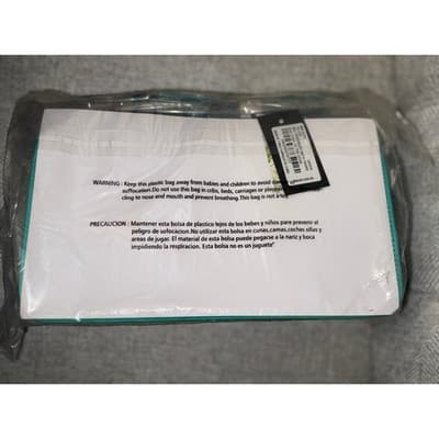 Badgley Mischka Green Crossbody Purse w/ Lock and Silver Chain - NWT - Thumbnail 3