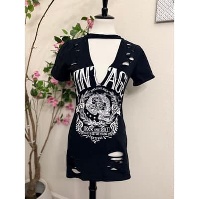 Vintage Windsor Black Distressed Graphic Tee Skull Rock Festival Choker Neck - Thumbnail 2