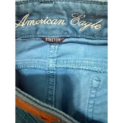 American Eagle Stretch Blue Frayed Hem Cutoff Style Shorts Size 10 - Thumbnail 6