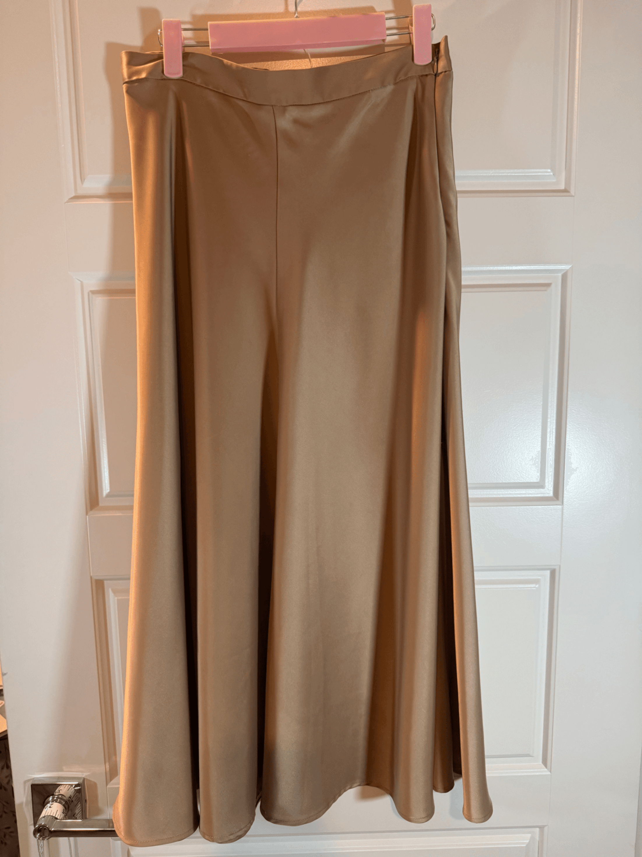 Banana Republic Women's Satin Midi Skirt Size 6 - Image 1