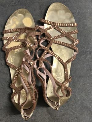 Vince Camuto Sandals Womens Gladiator Strappy Studded Gold Leather Flat - Image 1