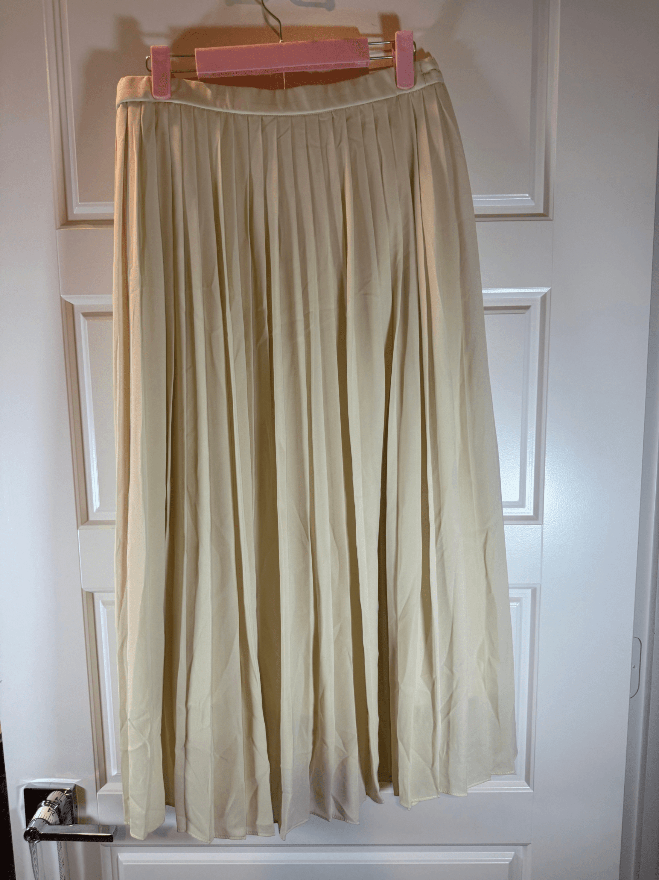 Uniqlo Pleated Skirt Beige Size M - Image 1