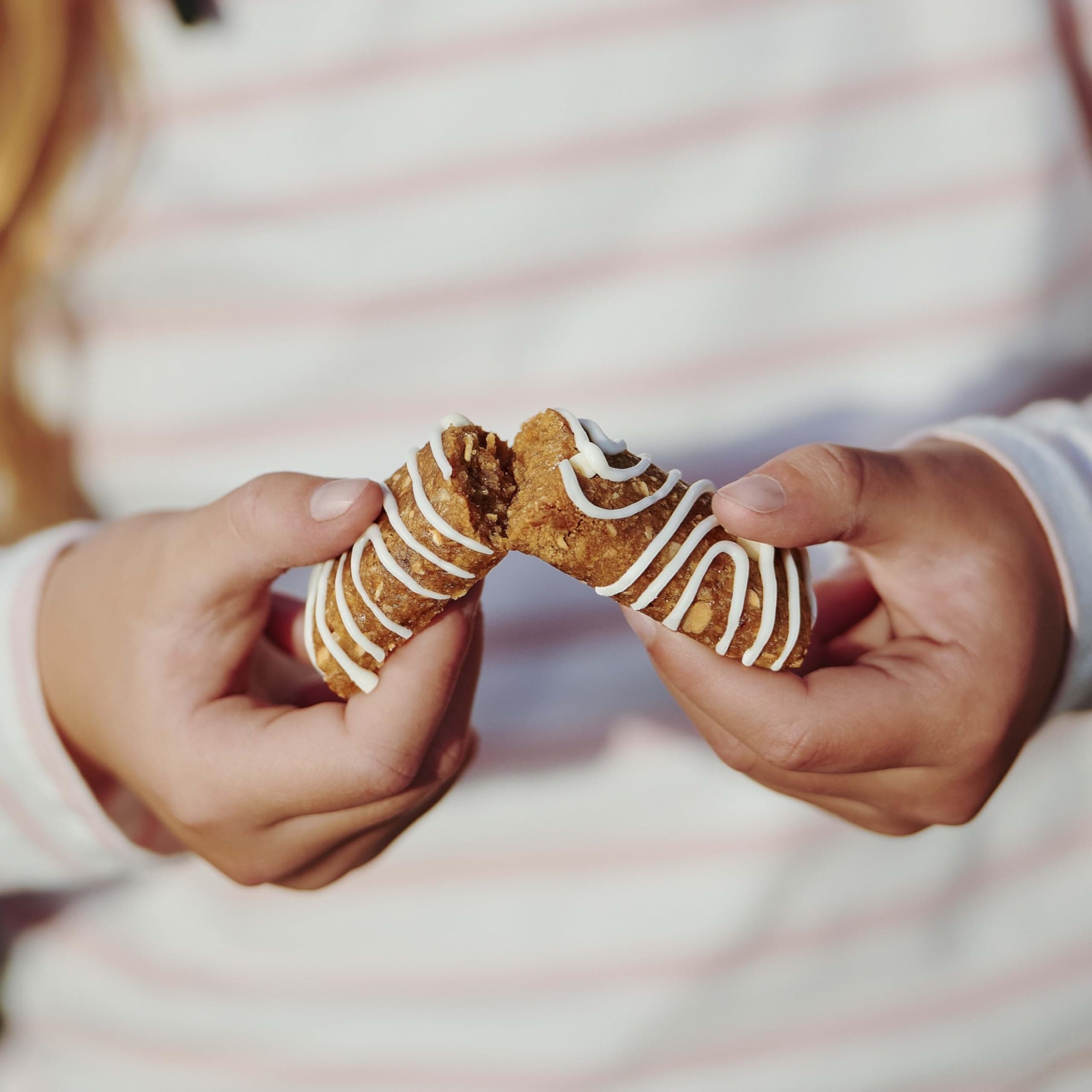 Zbar Bake Sale Variety Pack - Cookies N Creme & Cinnamon Roll Snack Bars (24 Pac - Thumbnail 6