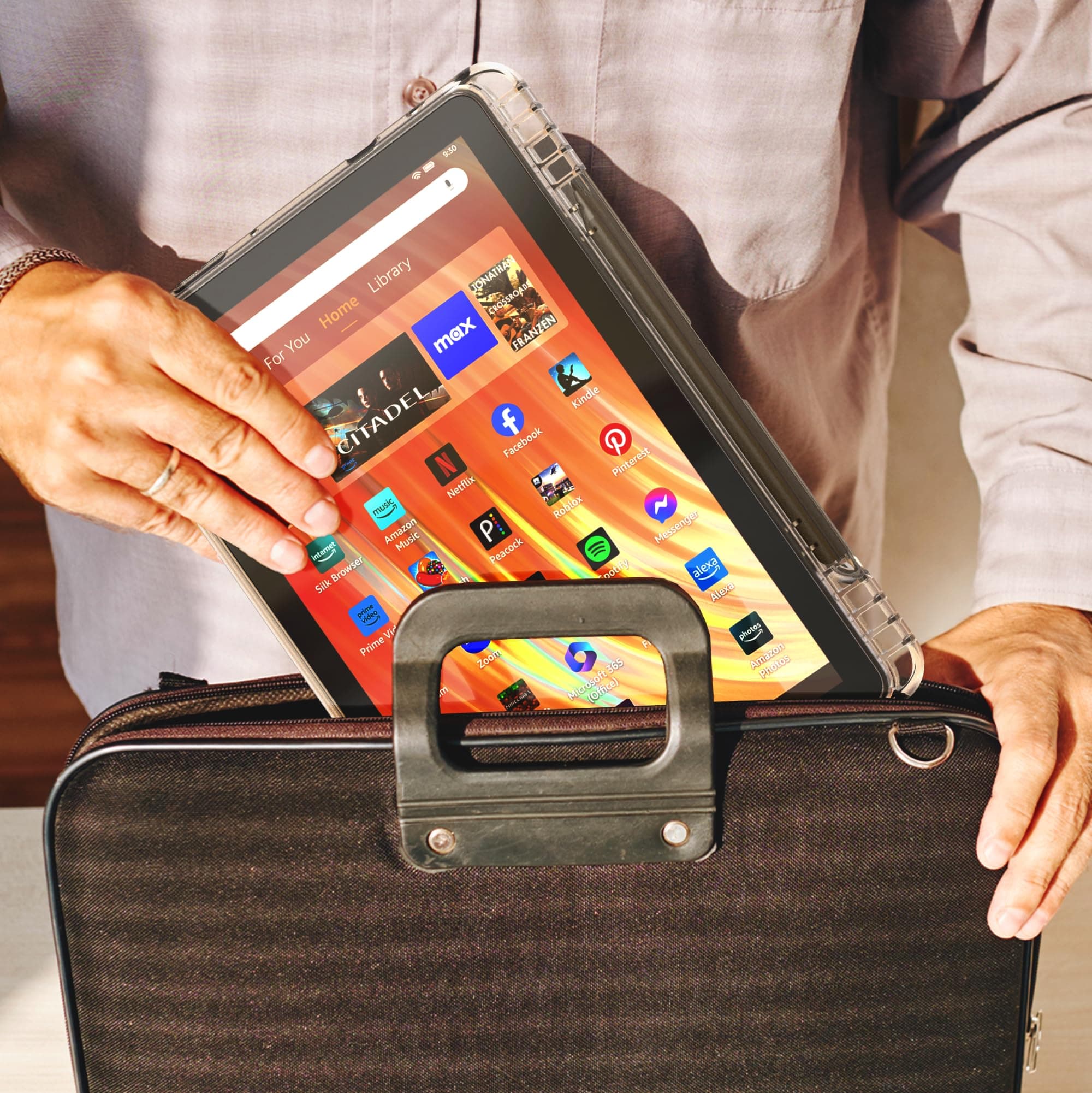 Made for Amazon Clear Case for Amazon Fire HD 10, (13th Gen, 2023 release) - Thumbnail 6