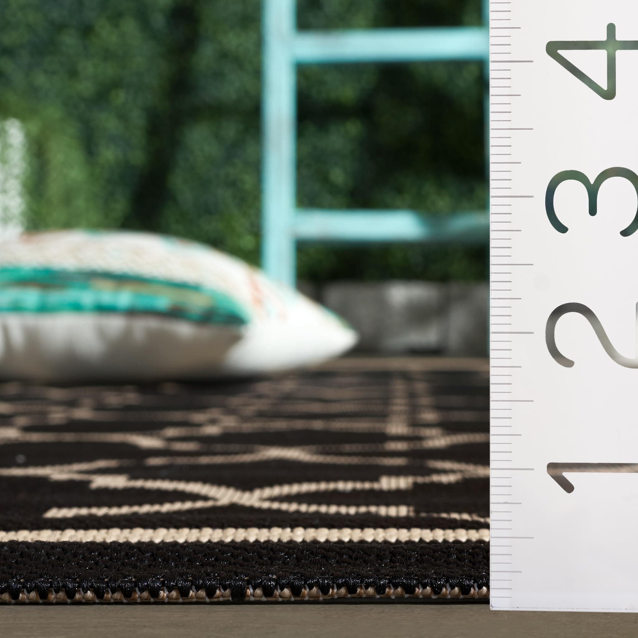 SAFAVIEH Washable Rug Outdoor Courtyard Collection - 2' x 3'7", Black & Beige, N - Thumbnail 5