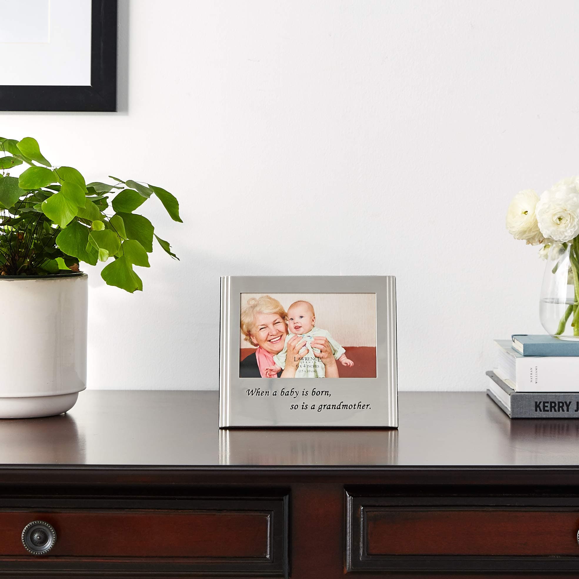 Lawrence Frames When a Baby is born so is a Grandmother Silver Plated 6x4 Pictur - Thumbnail 2