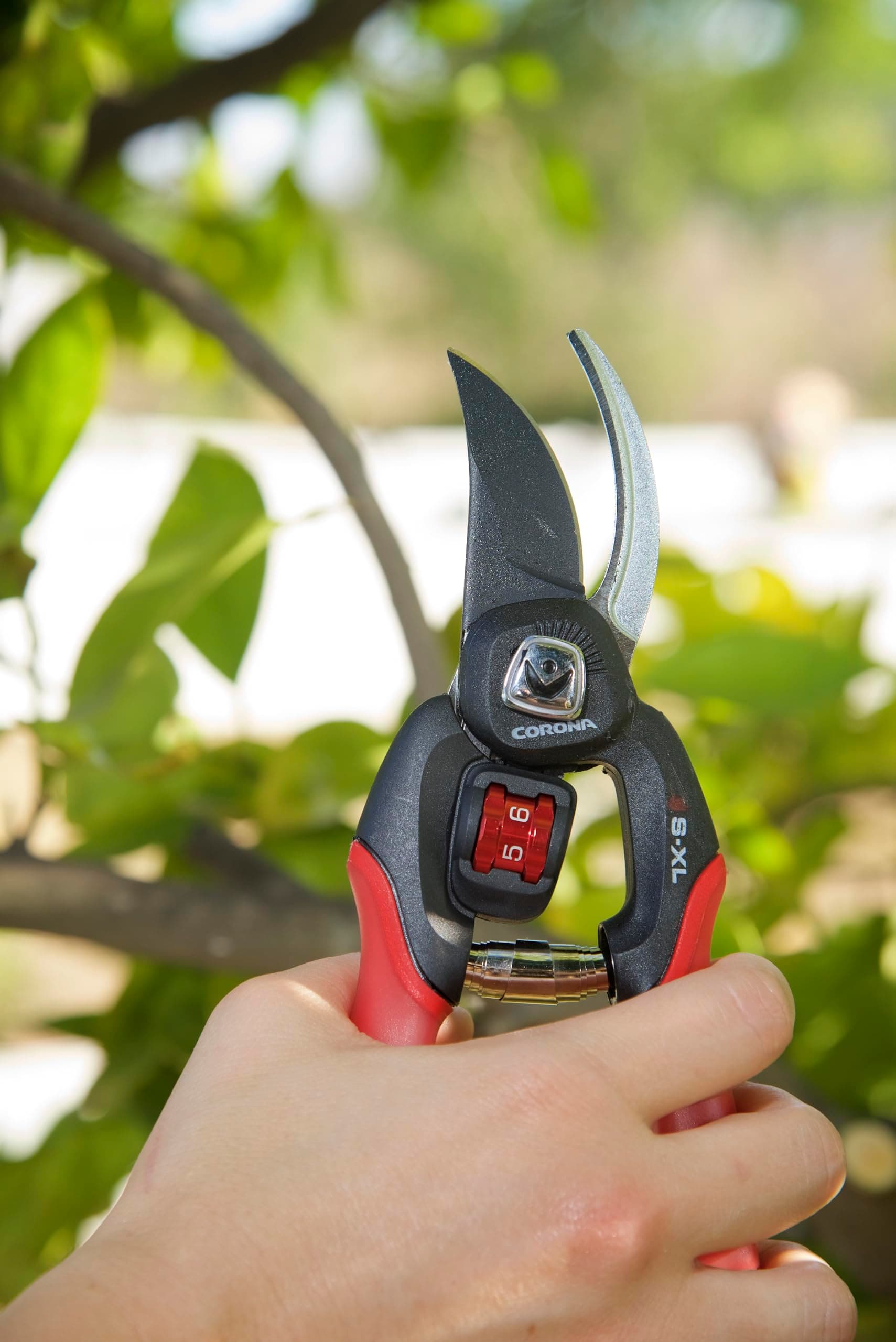 Corona Clipper BP 4214D Flex Dial Bypass Pruner With Comfort Gel Grips, 3/4 Inch - Thumbnail 6