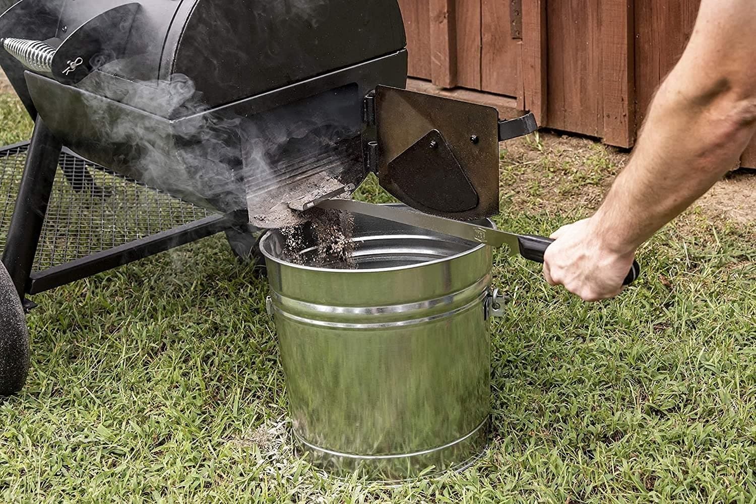 Oklahoma Joe's® Blacksmith Rake & Brush, Black - 2978124R06 - Thumbnail 8