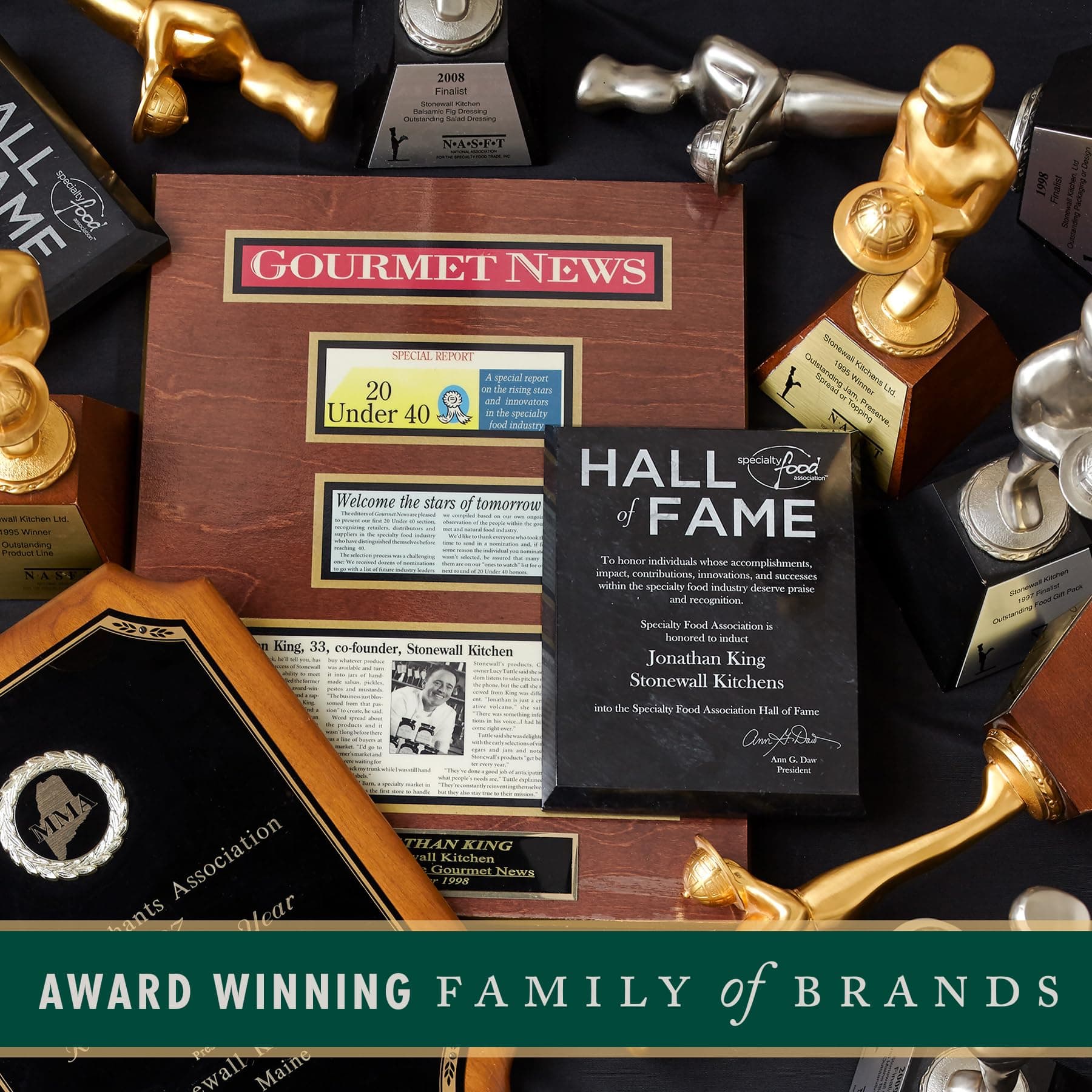 Village Candle Black Bamboo Large Glass Apothecary Jar, Scented Candle, 21.25 oz - Thumbnail 3