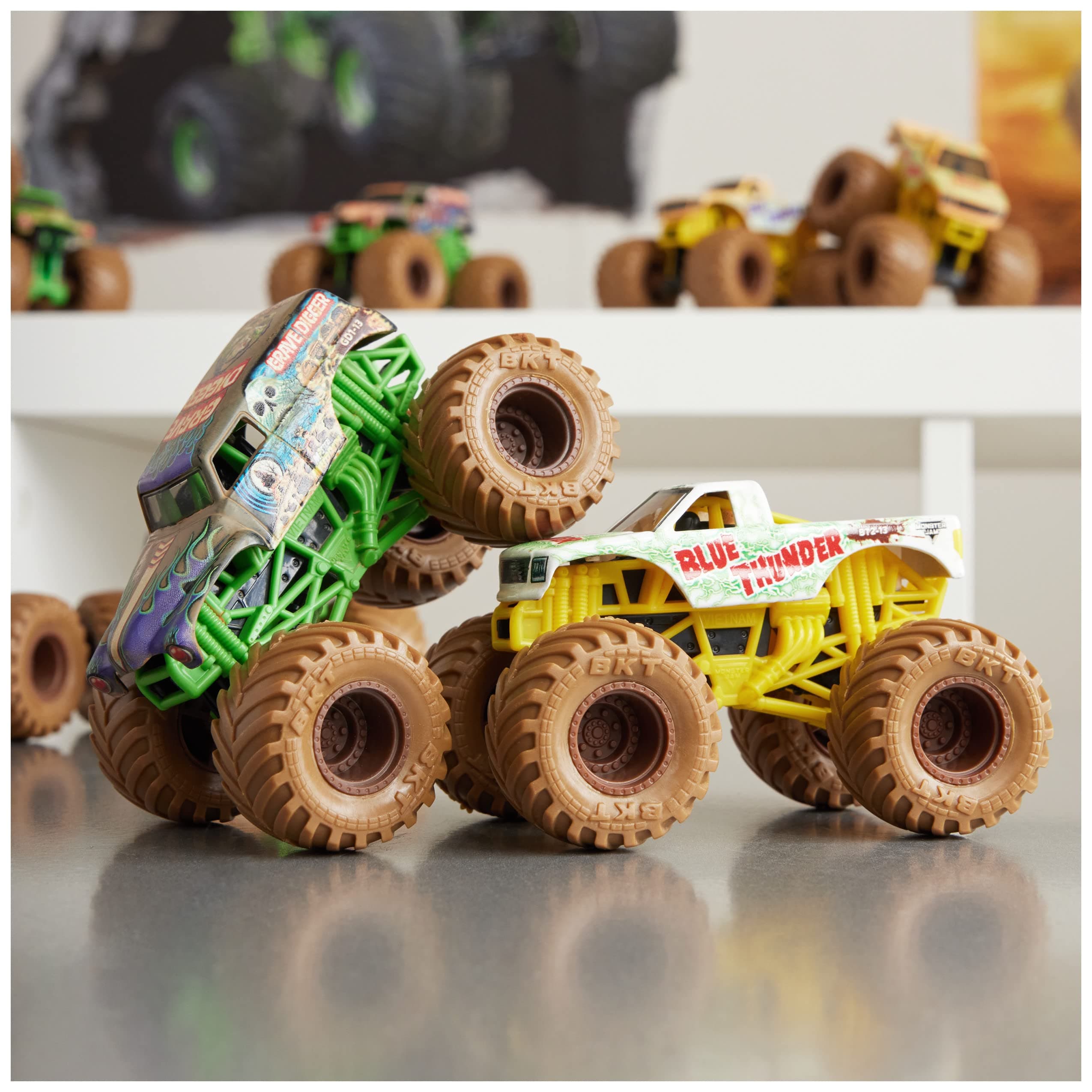 Monster Jam, Mystery Mudders 2-Pack Monster Trucks, Official 1:64 Die-Cast Vehic - Thumbnail 6