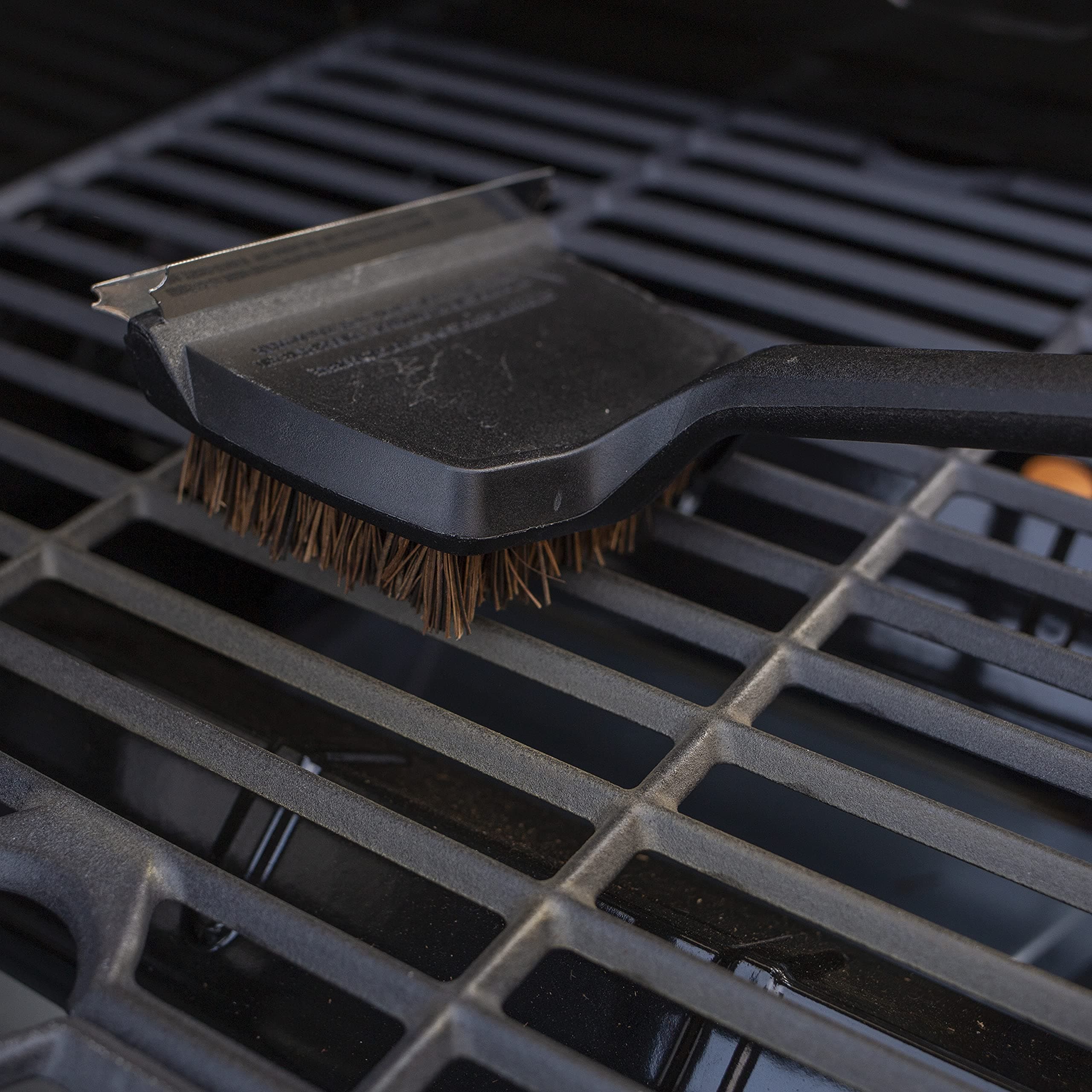 Dyna Glo 18" Flat Top Grill Brush w. Palmyra Bristles and Stainless Steel Scrape - Thumbnail 6