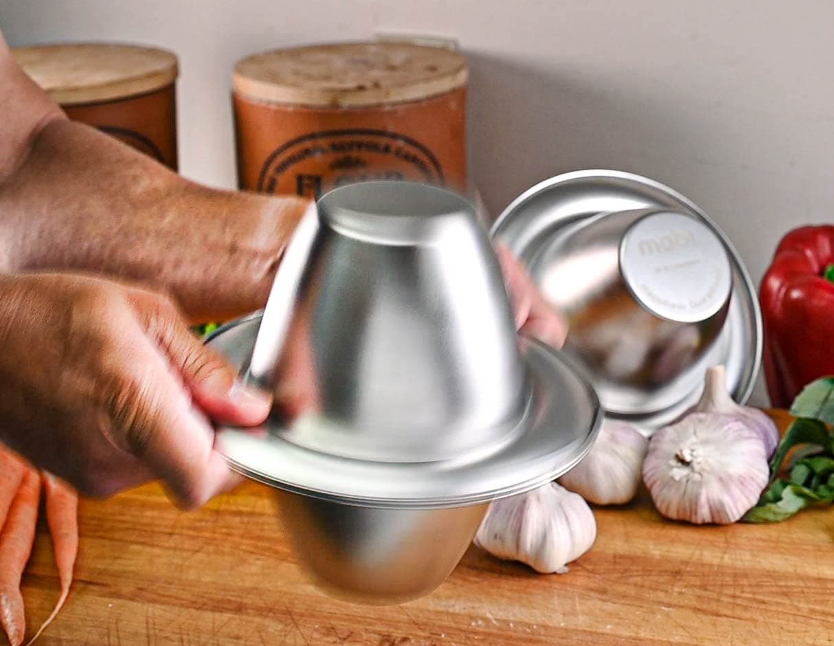 Mobi 18/10 Stainless Steel Shake 'n Peel Garlic Skin Remover - Thumbnail 5