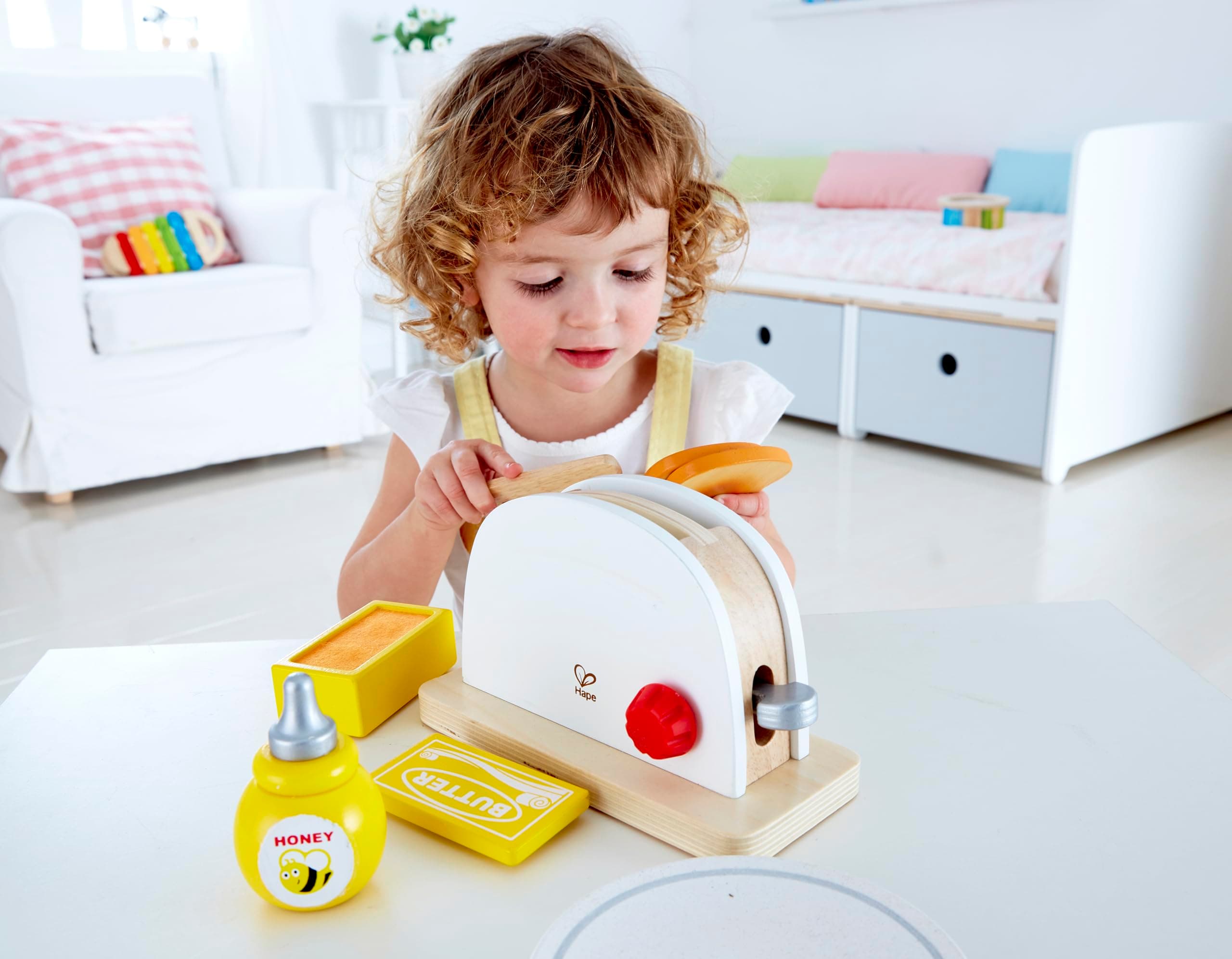 Hape White Wooden Pop-Up Toaster Set Pretend Play Breakfast Accessories for Pres - Thumbnail 2
