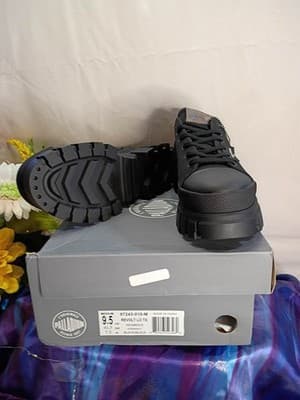 Palladium Revolt Lo TX Womens Boots - Image 1