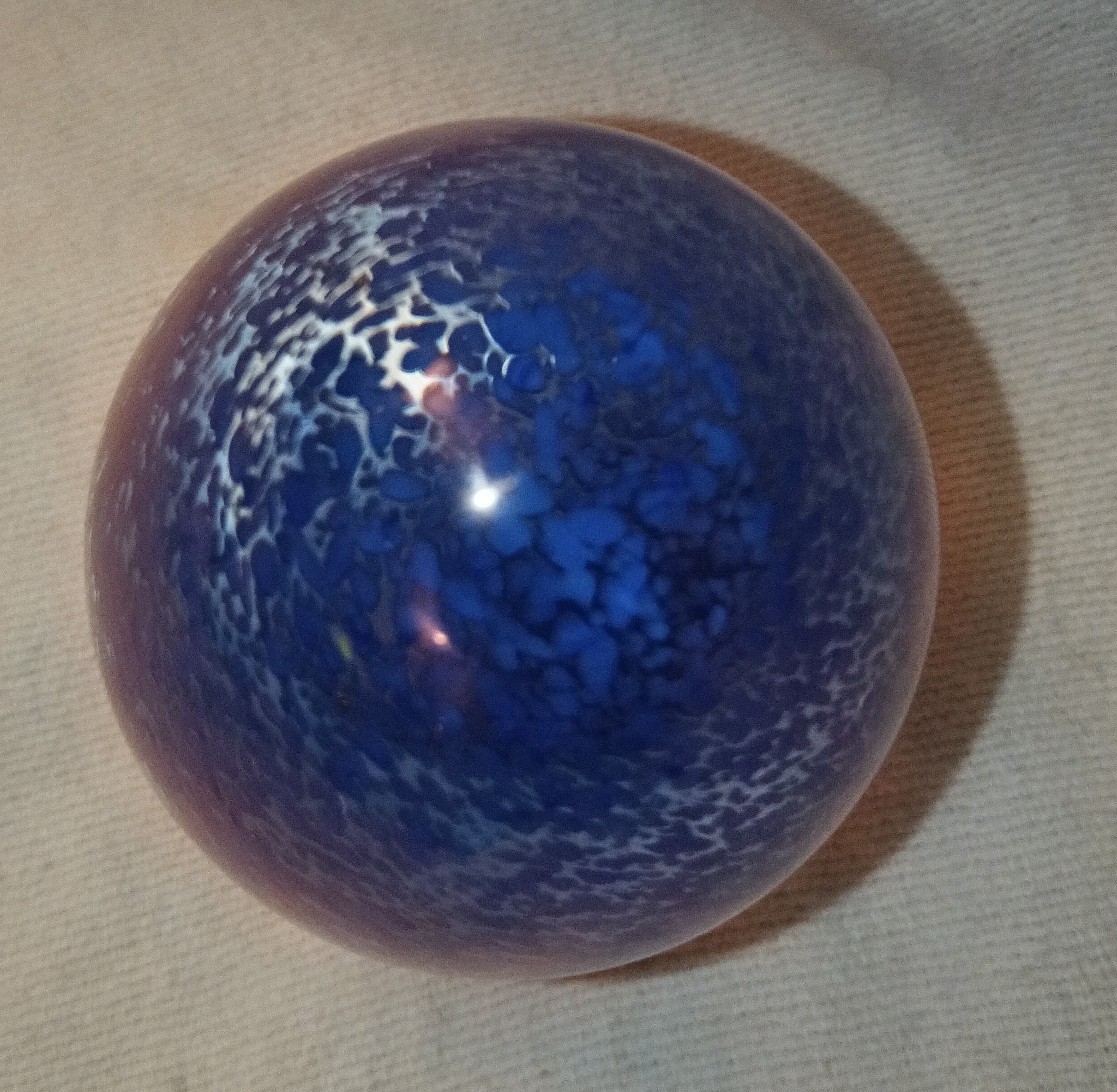 Vintage Blue Mottled Art Glass Egg Paperweight - Made in Sweden - Mid-Century Style - Thumbnail 5