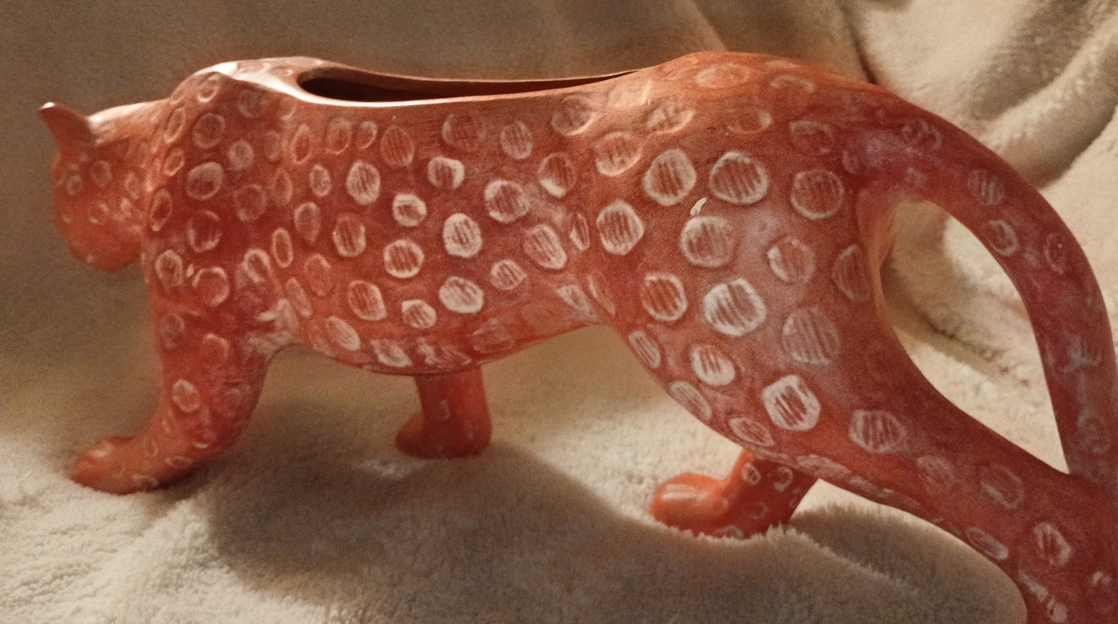 Handcrafted Ceramic Leopard Planter with White Accents - Thumbnail 4