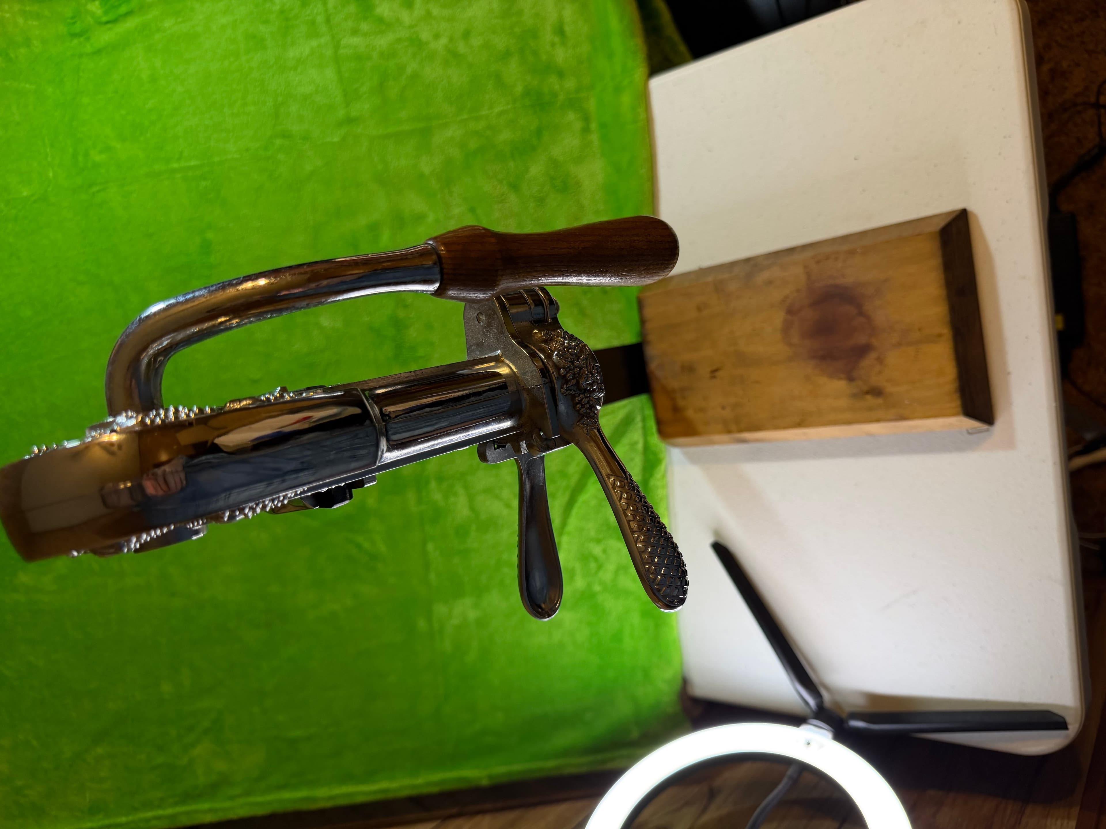 Vintage Italian Grape Design Corkscrew Wine Opener with Wood Handle - Thumbnail 4