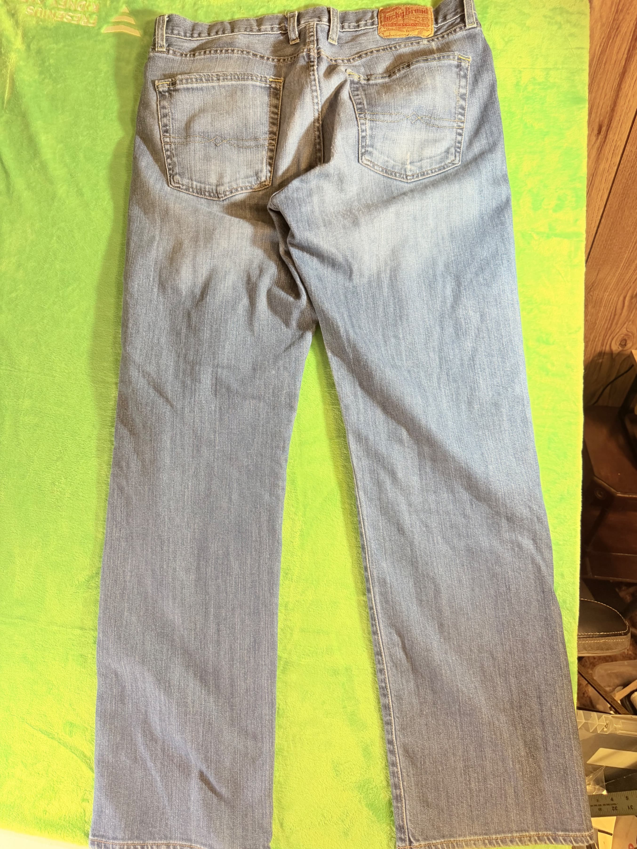 Lucky Brand Long Inseam 34x32 Men's Jeans Light Wash Distressed - Thumbnail 2