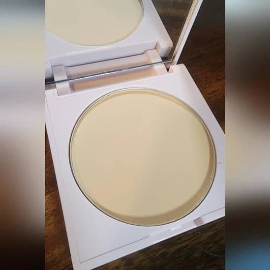 The Anti-Powder Tinted Finishing Brightener medium - Thumbnail 8