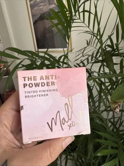 The Anti-Powder Tinted Finishing Brightener medium - Thumbnail 7