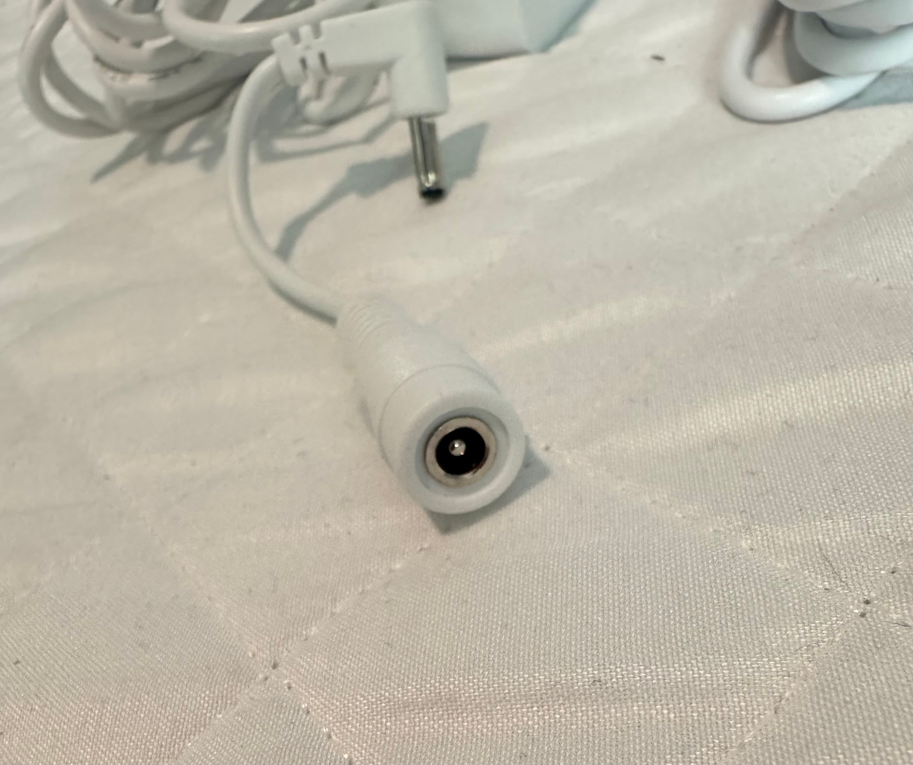 White USB Power Adapter with Cable Set - Thumbnail 3