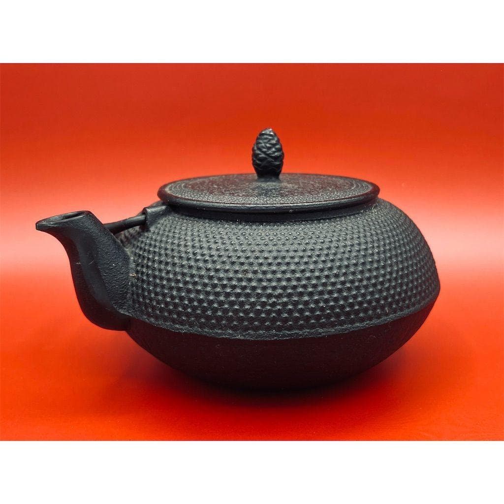 Japanese Cast Iron Teapot Hobnail Pattern Pinecone Lid Black Made in Japan - Thumbnail 4
