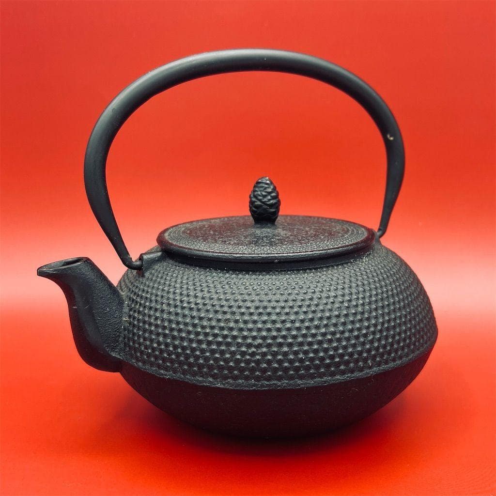 Japanese Cast Iron Teapot Hobnail Pattern Pinecone Lid Black Made in Japan - Thumbnail 2