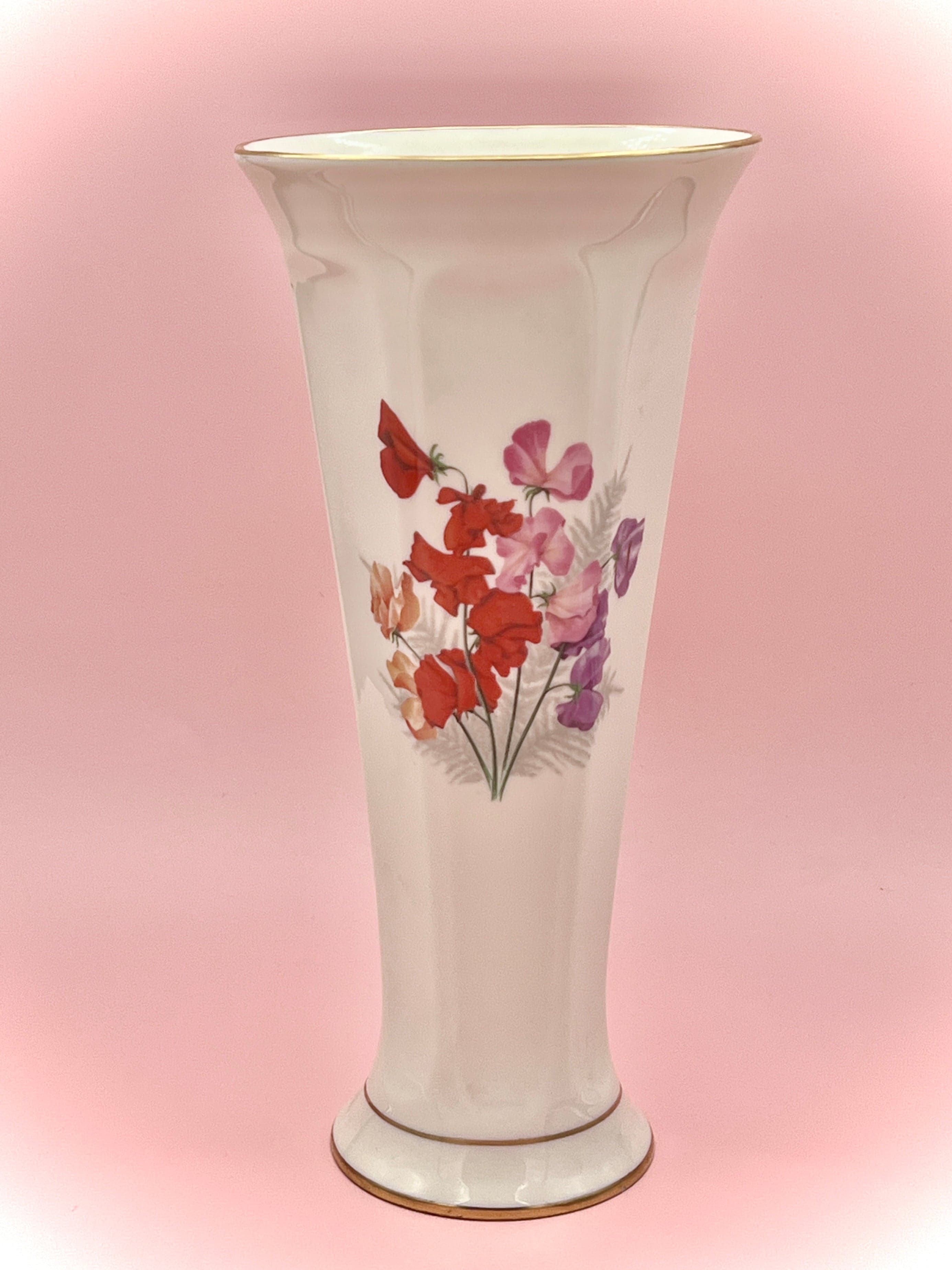Pickard China Sweet Pea Floral Porcelain Vase with 24K Gold Trim - Thumbnail 8