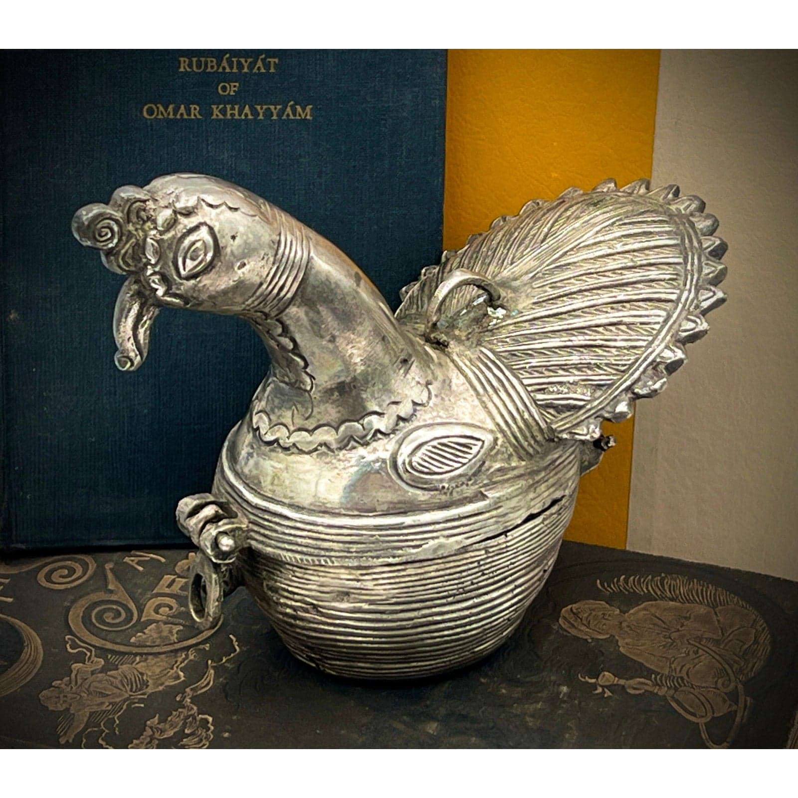Antique Bronze Peacock Betel Box - Exquisite Handcrafted Decorative Piece - Image 1