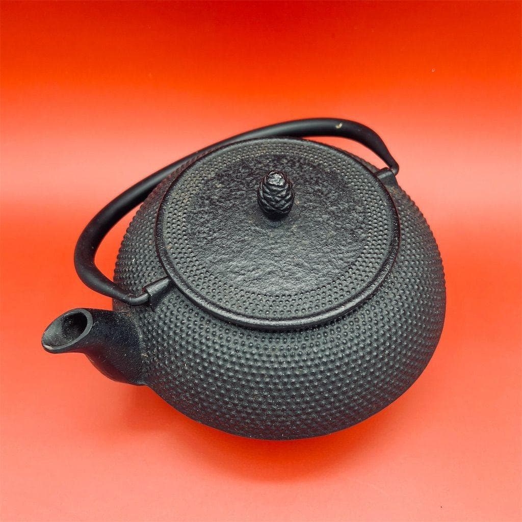 Japanese Cast Iron Teapot Hobnail Pattern Pinecone Lid Black Made in Japan - Thumbnail 3