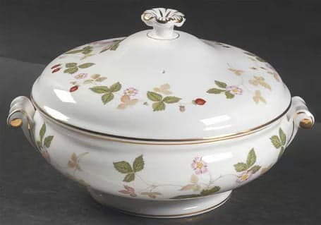 Wedgwood Wild Strawberry Soup Tureen - Image 1