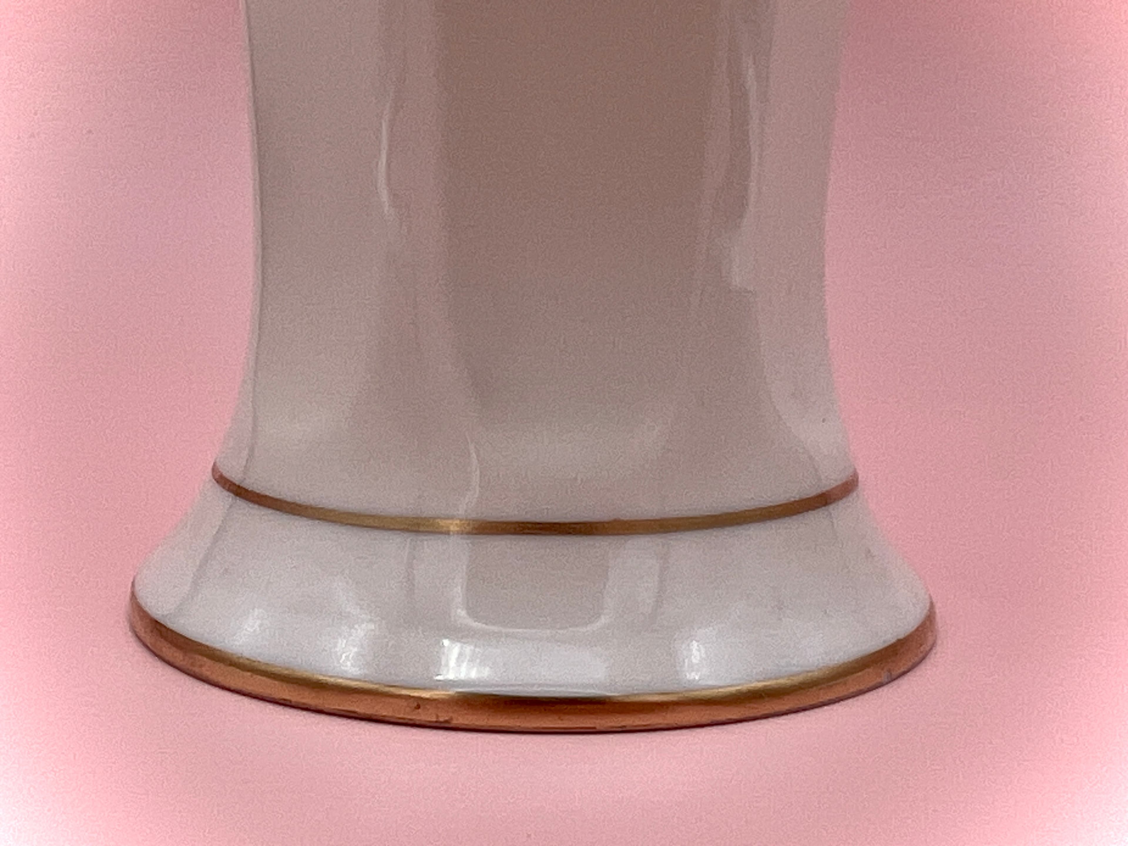 Pickard China Sweet Pea Floral Porcelain Vase with 24K Gold Trim - Thumbnail 2