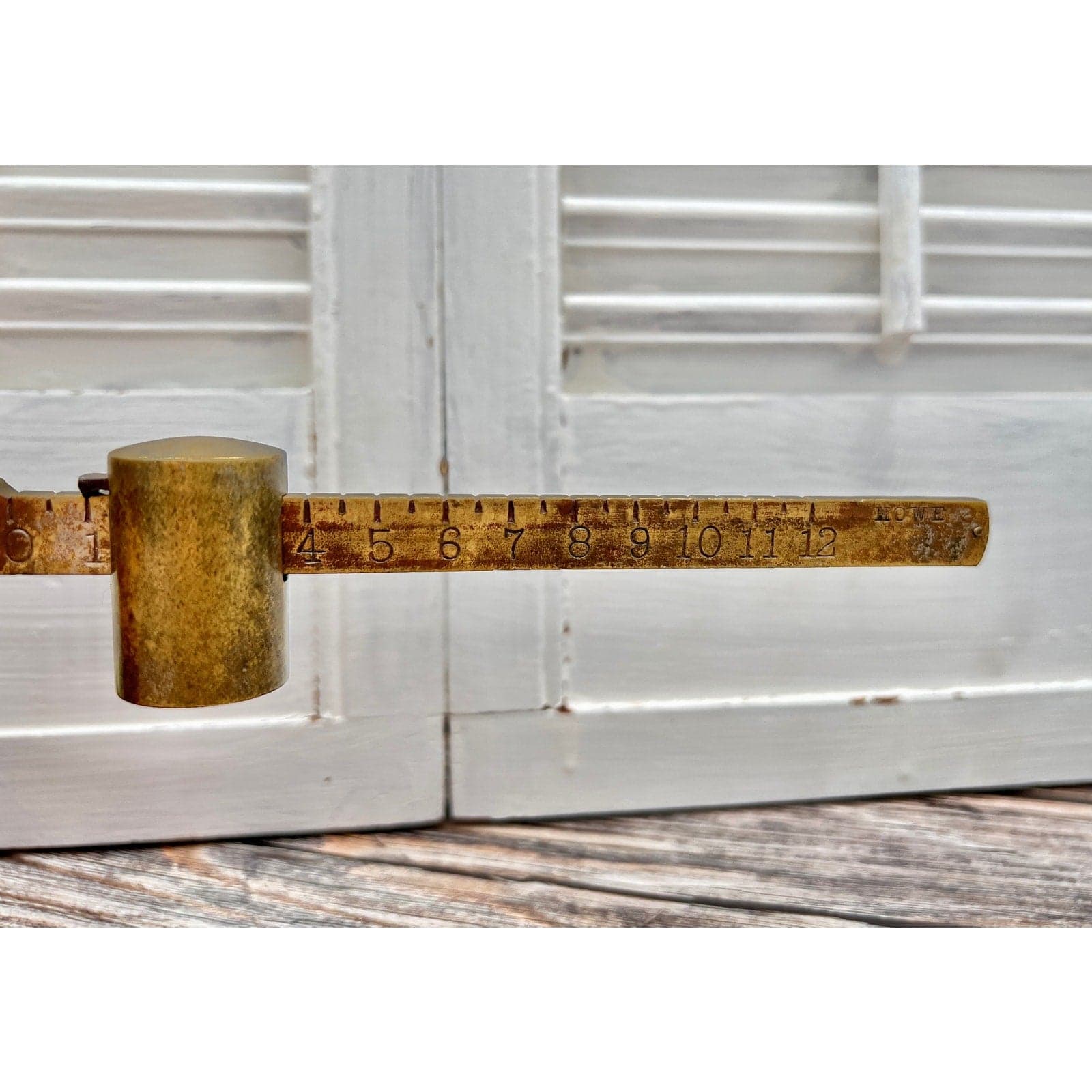 Antique Howe Scale Co. Red Split Tail Cast Iron and Brass Balance Scale - Thumbnail 4