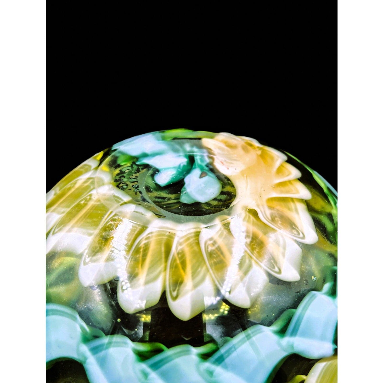 Handblown Midcentury Handkerchief Glass Bowl With Yellow & Green Ribbon Design - Thumbnail 9