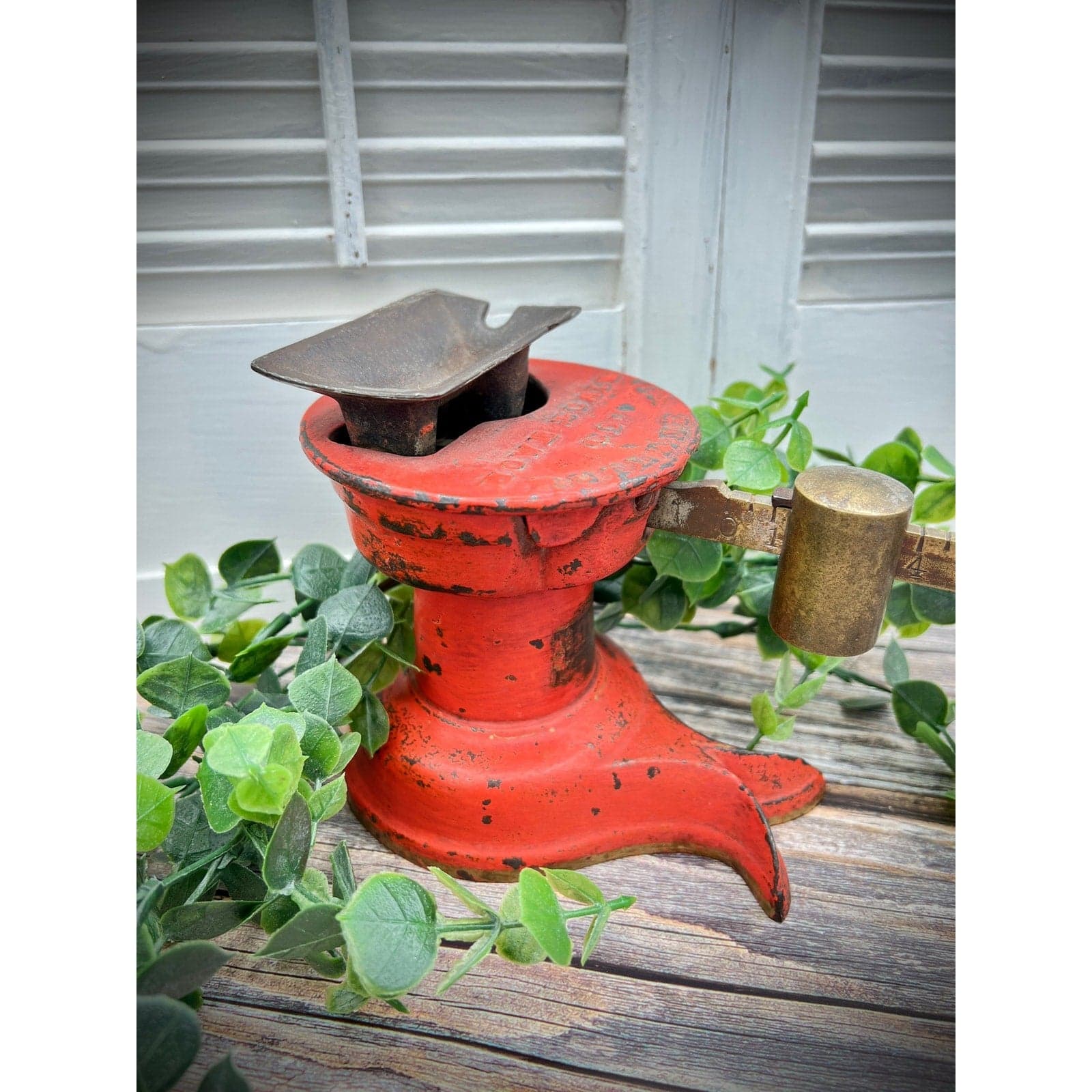 Antique Howe Scale Co. Red Split Tail Cast Iron and Brass Balance Scale - Thumbnail 3