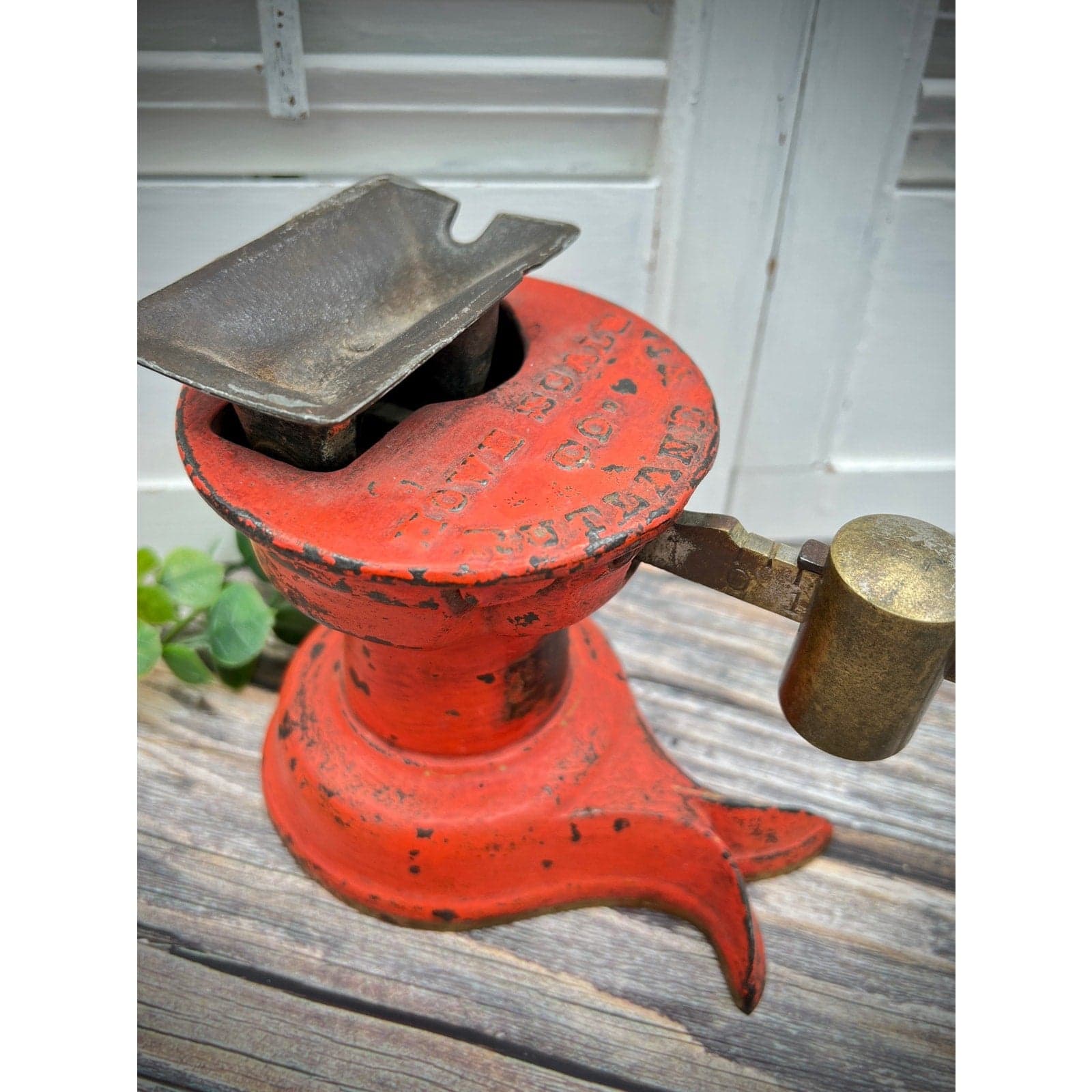 Antique Howe Scale Co. Red Split Tail Cast Iron and Brass Balance Scale - Thumbnail 2
