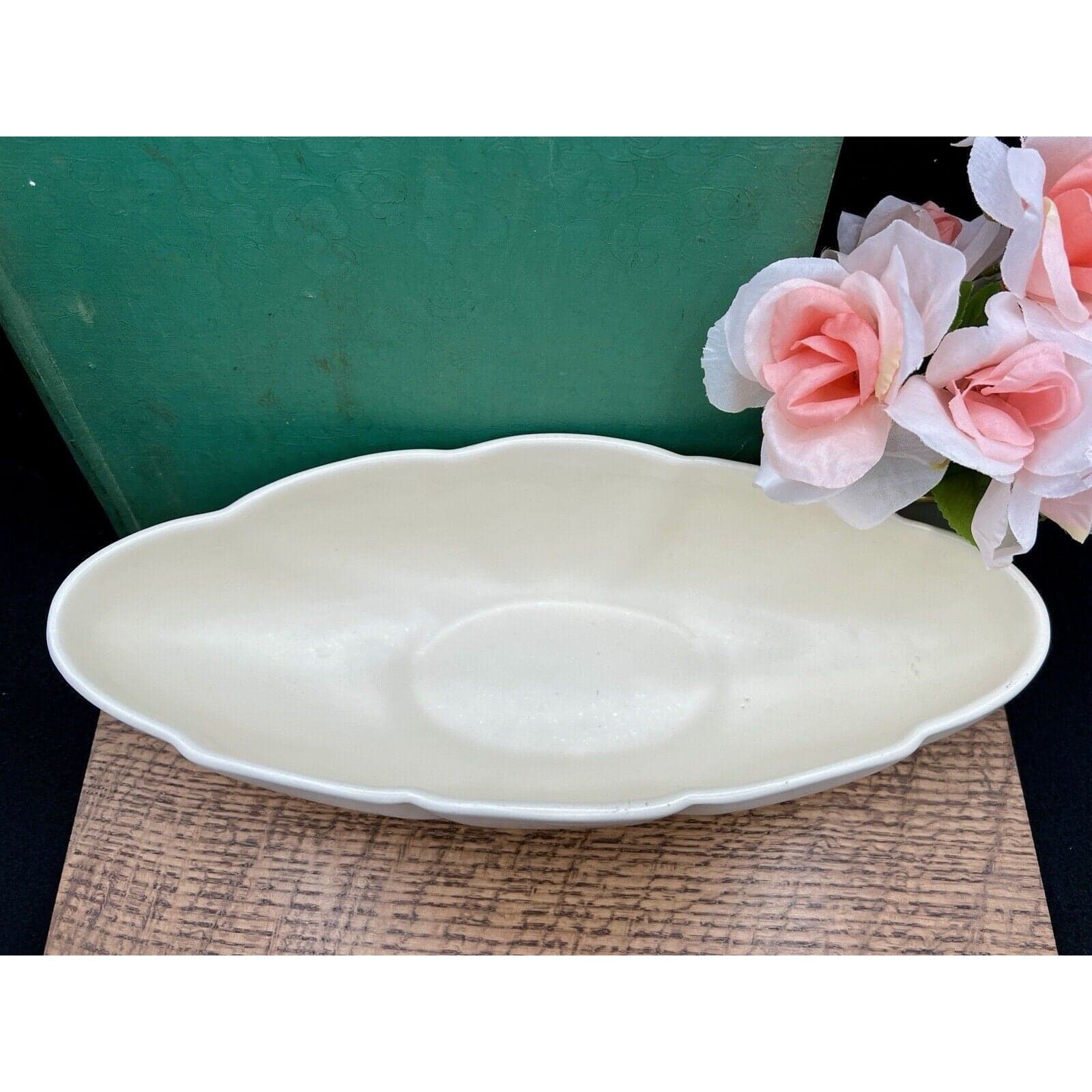 Haeger - Mid-Century Ceramic Bowl, Oblong Form, White - Thumbnail 2