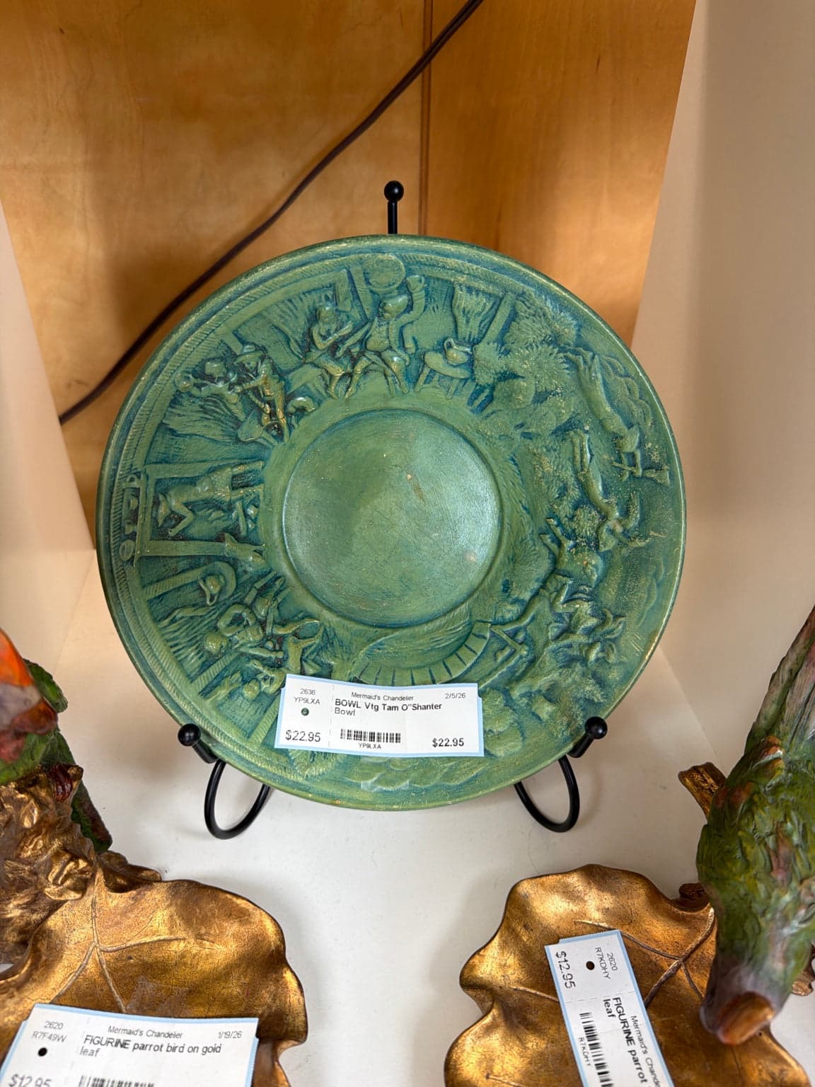 Vintage Tam O’Shanter Relief Pottery Wash Bowl Green Ceramic Basin