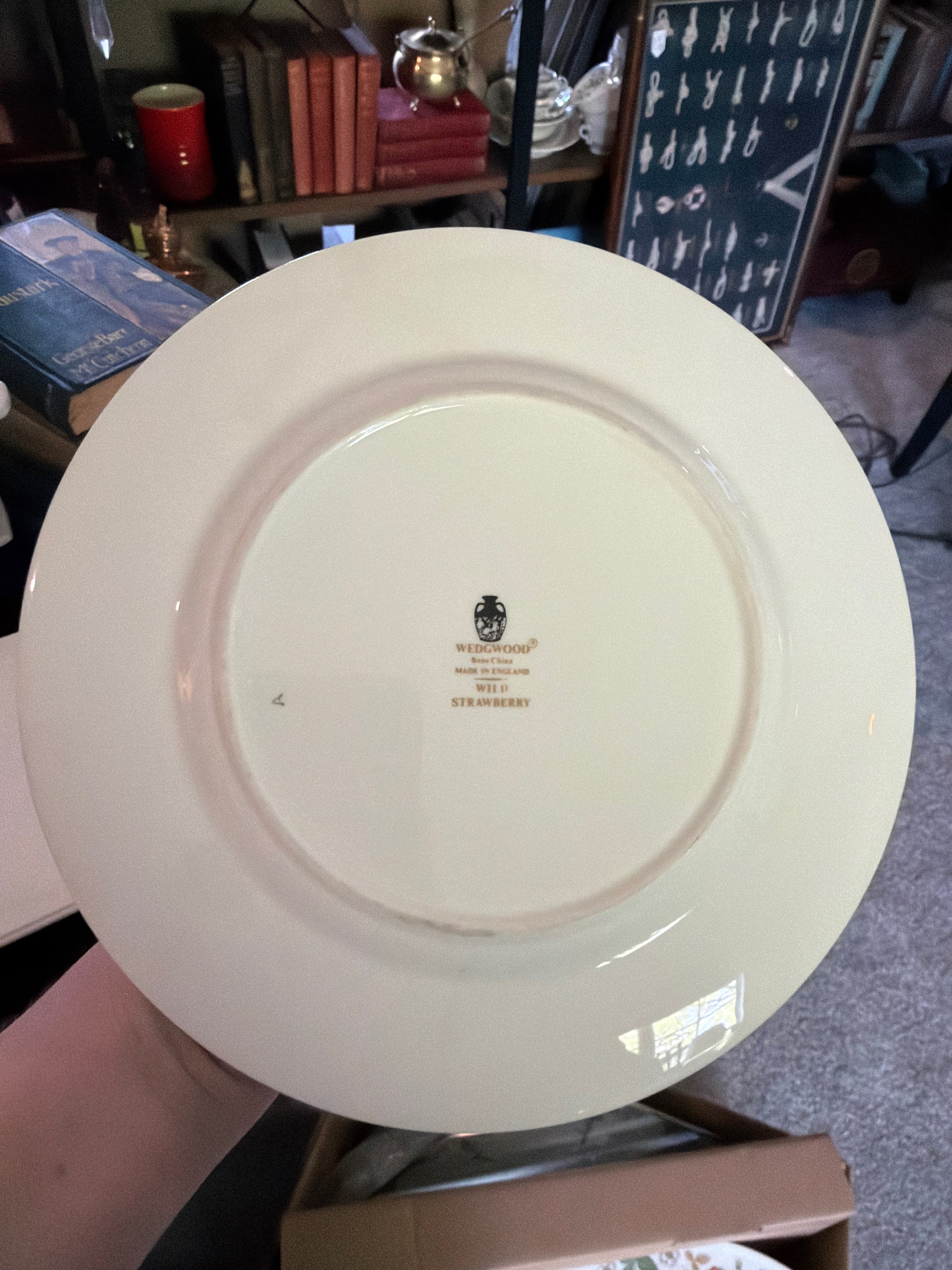 Wedgwood Wild Strawberry Bone China 8" Salad or Dessert Plate - Thumbnail 2